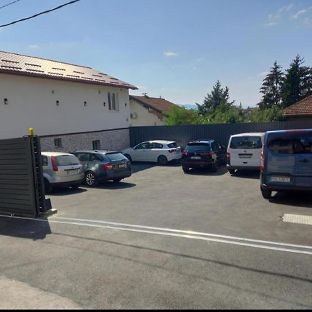 Apartments Natural And Bungalows 2 Sarajevo Luaran gambar