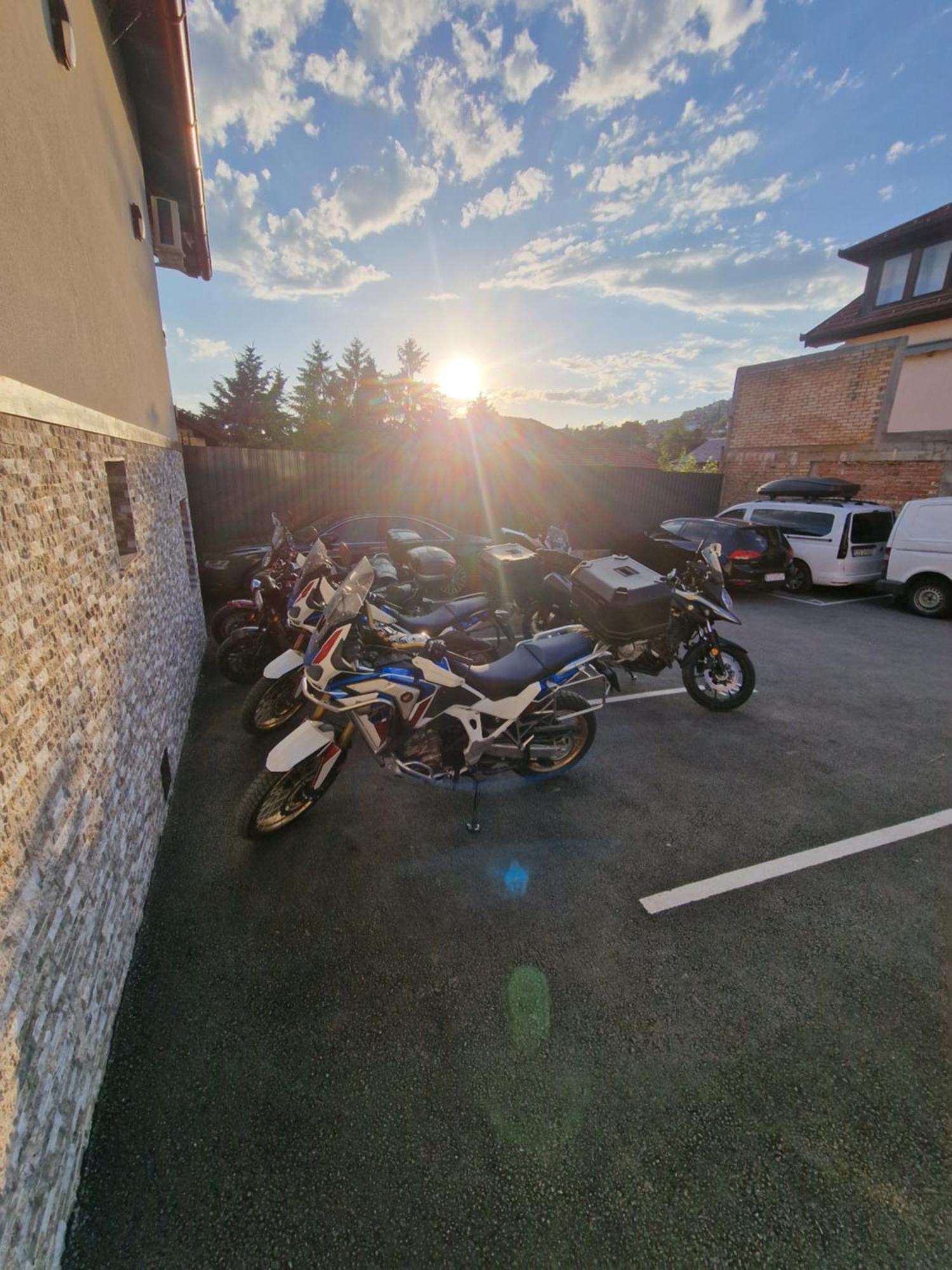 Apartments Natural And Bungalows 2 Sarajevo Luaran gambar